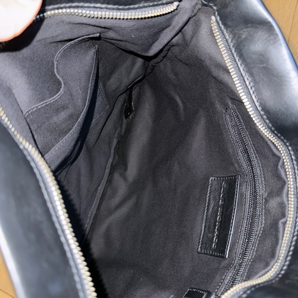 Leather and linen pouch - Picture 7 of 9